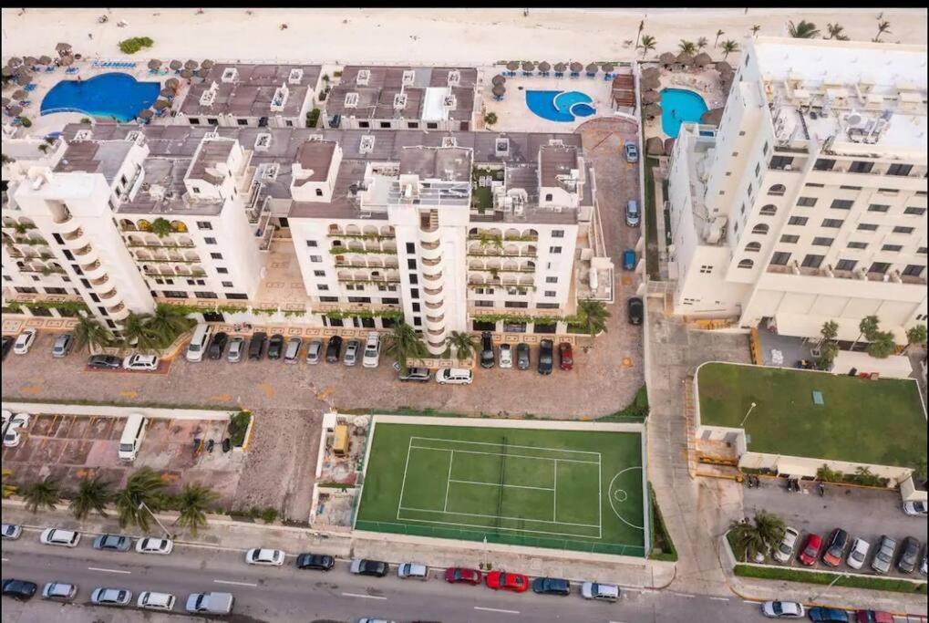 Amazing Beachfront Apartment Cancun Exterior photo