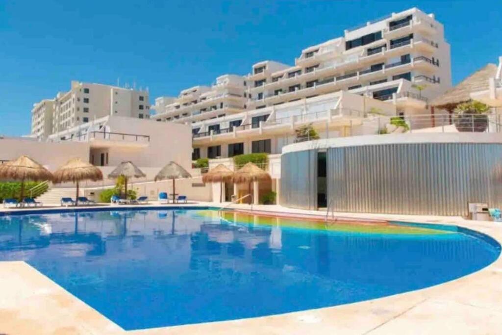 Amazing Beachfront Apartment Cancun Exterior photo