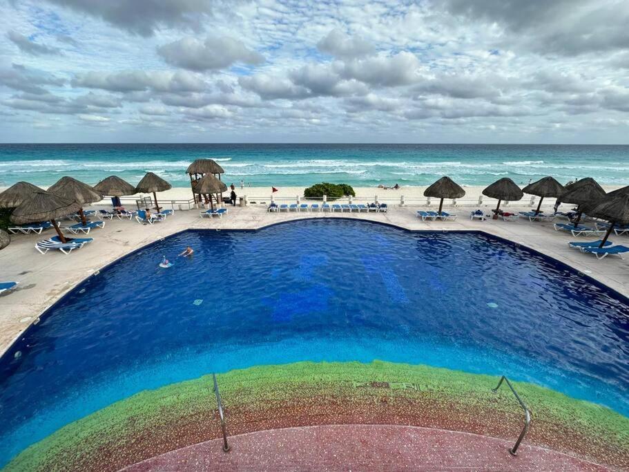 Amazing Beachfront Apartment Cancun Exterior photo